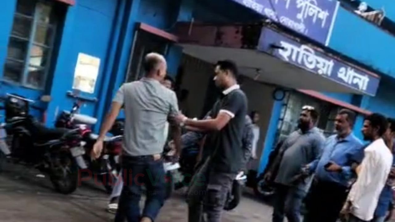 উপজেলা যুবদলের আহ্বায়কের নেতৃত্বে পুলিশের গাড়িতেই যুবককে পেটালেন নেতাকর্মিরা