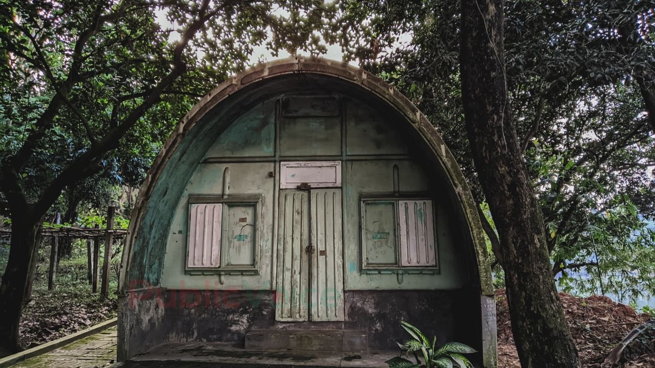 সবুজের আড়ালে লুকানো ইতিহাস: এক পরিত্যক্ত ‘নিসেন হাট’-এর গল্প