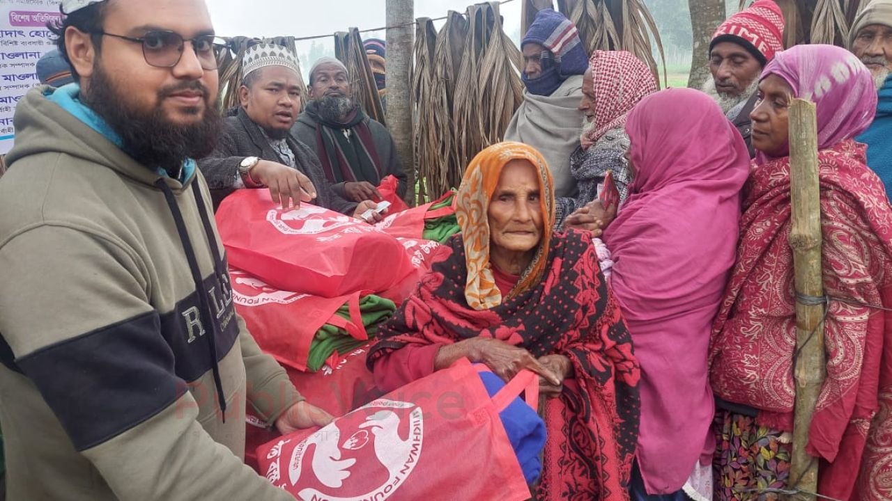 রংপুরে, আল ইখওয়ান ফাউন্ডেশনের উদ্যোগে শীতার্তদের মাঝে ২০০ কম্বল ও ১০০ নারী ও শিশুর শীতবস্ত্র বিতরণ।