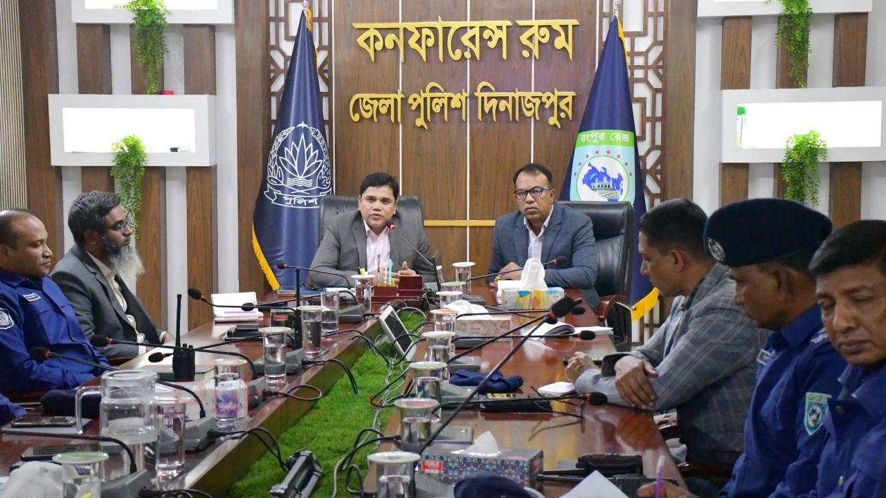 অ্যাডিশনাল ডিআইজি, প্রশাসন ও অর্থ ভারপ্রাপ্ত, রেঞ্জ ডিআইজি অফিস, রংপুর মহোদয়ের দিনাজপুর জেলার বিভিন্ন থানা এবং গুরুত্বপূর্ণ ভোটকেন্দ্র পরিদর্শন”