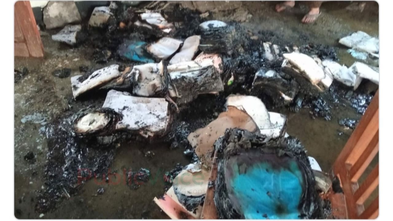 গৌরীপুরে গ্রামীণ ব্যাংক অফিসে অগ্নিসংযোগ: নিঃস্ব হলো দরিদ্র মানুষের ভরসার আশ্রয়