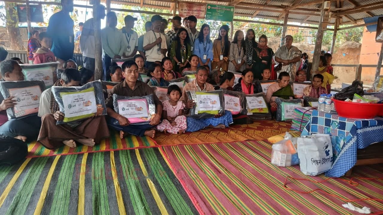 রাঙ্গামাটির উলুছড়ায় ‘মার্গ’-এর উদ্যোগে শীতার্তদের মাঝে বস্ত্র ও শিক্ষা উপকরণ বিতরণ
