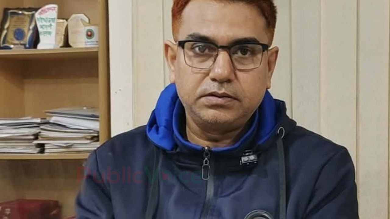 হাতীবান্ধা আওয়ামিলীগ নেতার বাসায়  ওসির  গোপন বৈঠক !