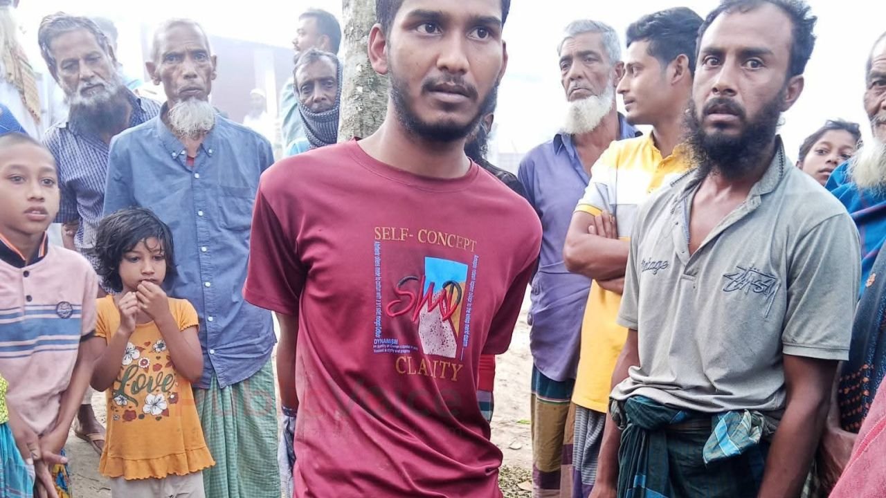 নান্দাইলে মটর চুরির অভিযোগে যুবককে মারধর: মানবিক আচরণ নিয়ে প্রশ্ন দার্শনিক আনোয়ার হোসেনের 