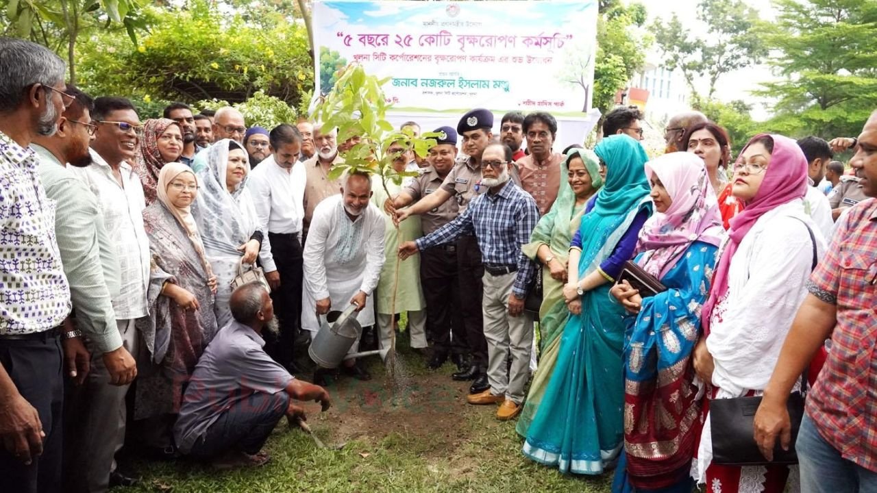 খুলনায় বৃক্ষরোপণ কর্মসূচির উদ্বোধন, ১৮০ দিনে ৬০ হাজার গাছ লাগানোর লক্ষ্য