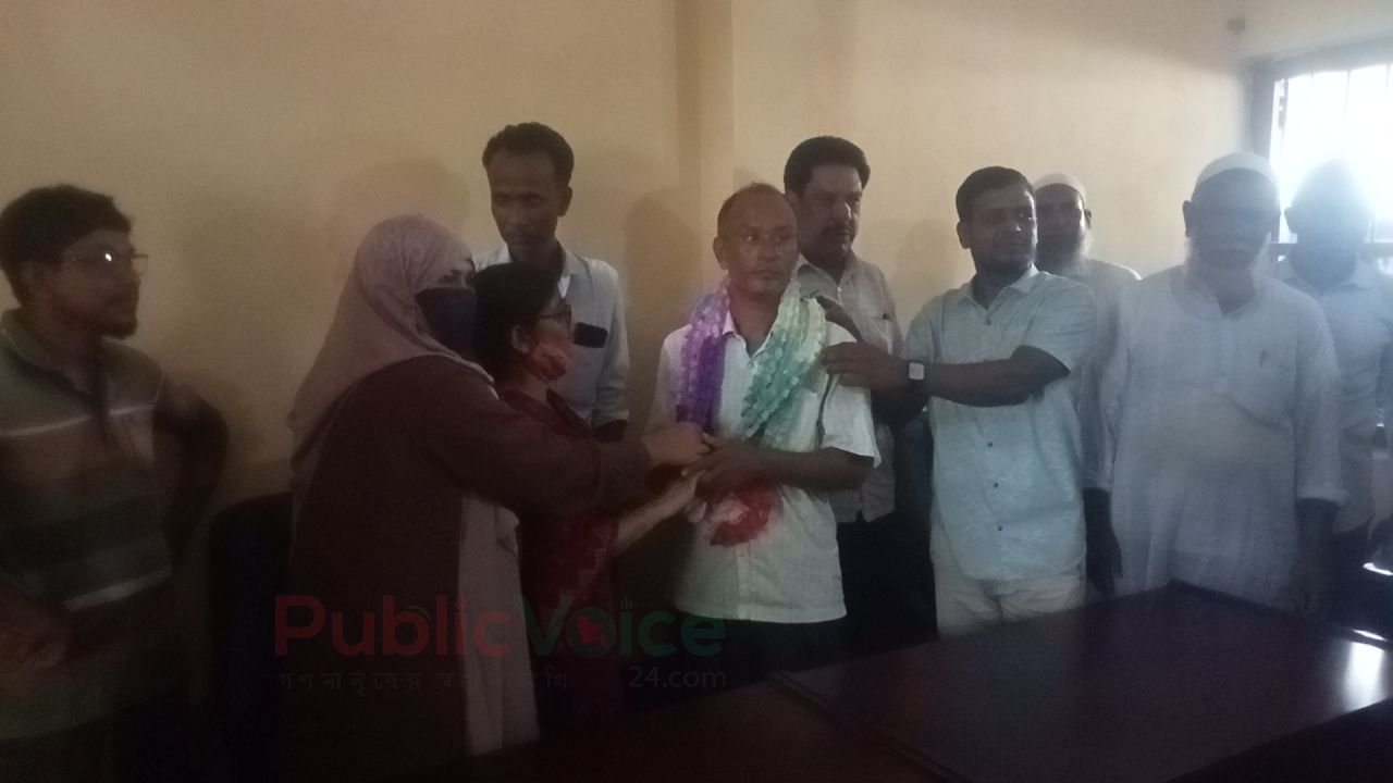 চন্ডিপুর ফজলুল হক উচ্চ বিদ্যালয় ও কলেজ এর ভারপ্রাপ্ত অধ্যক্ষ হিসাবে দায়িত্ব পেলেন মৃনাল কান্তি রায়