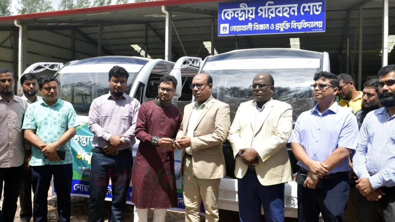 নোবিপ্রবিতে পরিবেশবান্ধব নতুন ই-কার চালু