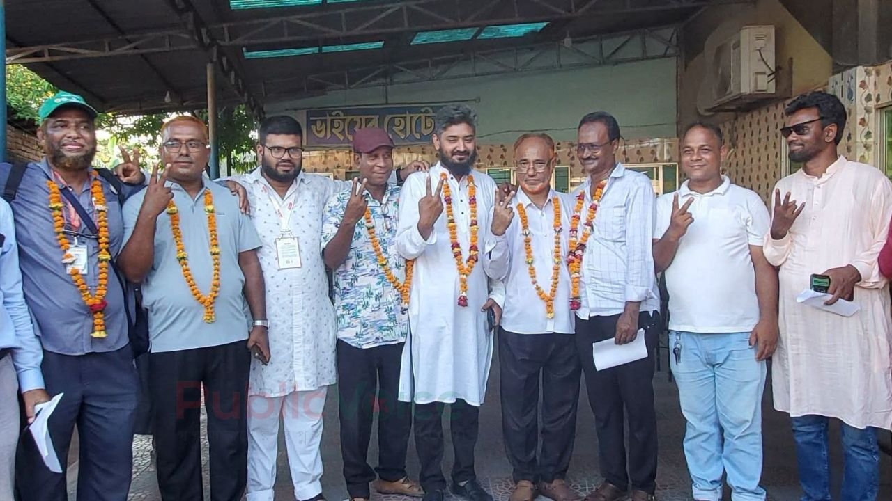 ১৭ বছর পর ভোটে নতুন নেতৃত্ব পেল পার্বতীপুর প্রেস ক্লাব