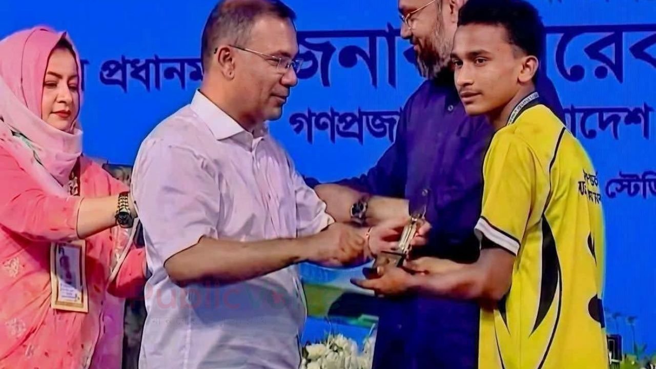 জাতীয় ফুটবলের ফাইনালে ঈশ্বরগঞ্জের রাতুলের দুর্দান্ত লড়াই, গৌরব ময়মনসিংহের