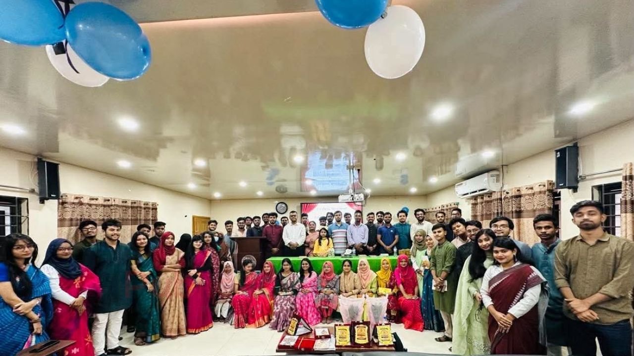কুবিস্থ চাঁদপুর স্টুডেন্টস ওয়েলফেয়ার এসোসিয়েশনের নবীনবরণ ও প্রবীণ বিদায় অনুষ্ঠিত