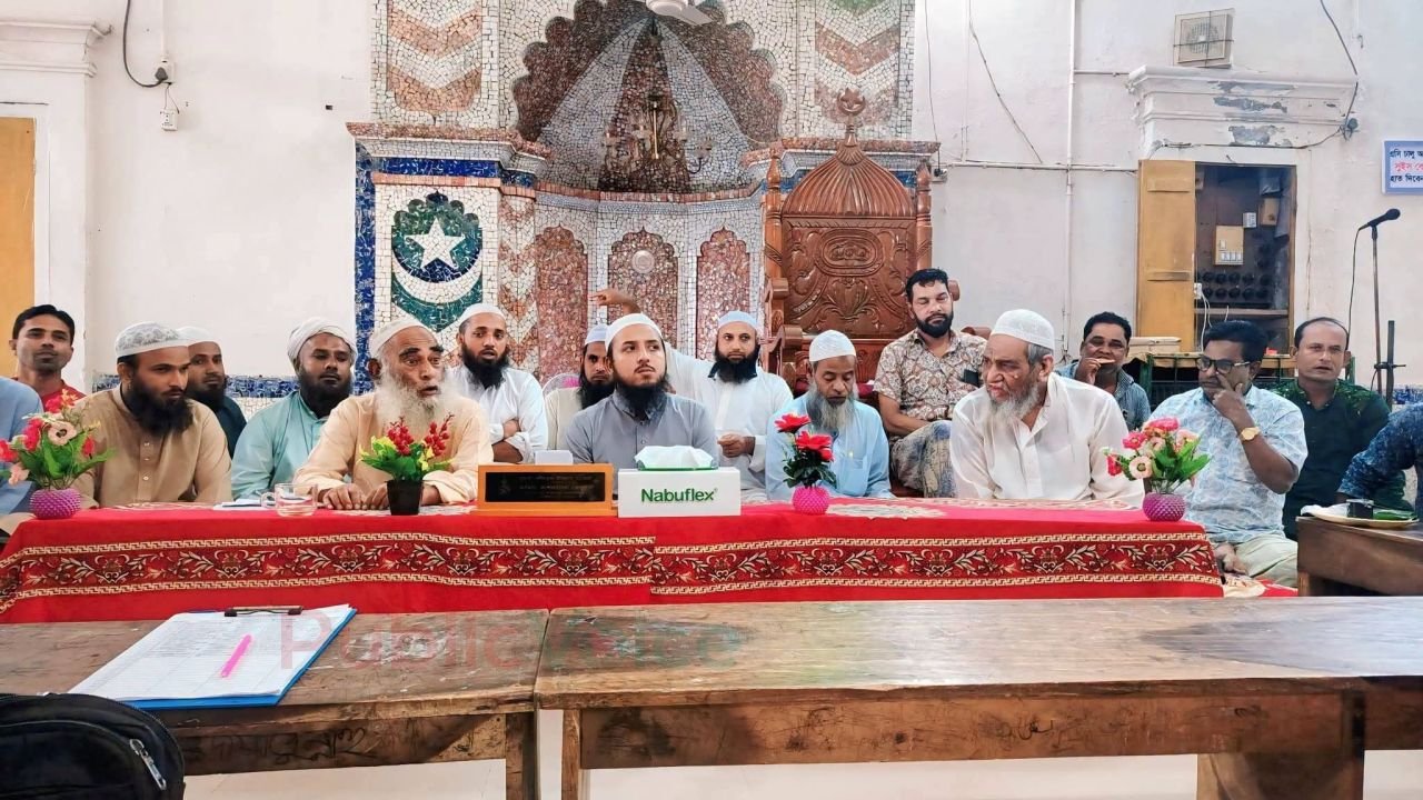 নতুন কমিটির কাঁধে প্রায় আড়াইশ বছরের ঐতিহ্যবাহী জামে মসজিদ ও মাদরাসা