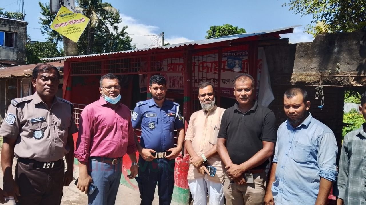কেন্দুয়ায় মরা গরুর মাংস বিক্রির অভিযোগ, নমুনা সংগ্রহ