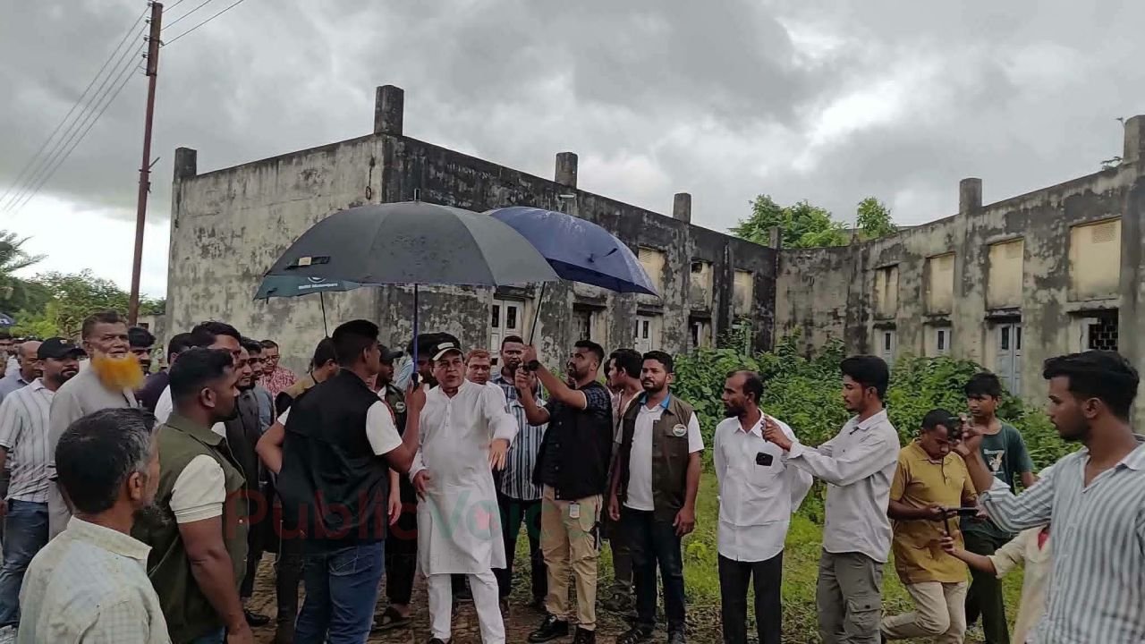 খাগড়াছড়িতে তৈচালা আবাসিক স্কুল ভবন পরিদর্শনে ওয়াদুদ ভূঁইয়া, সংস্কারের আশ্বাস