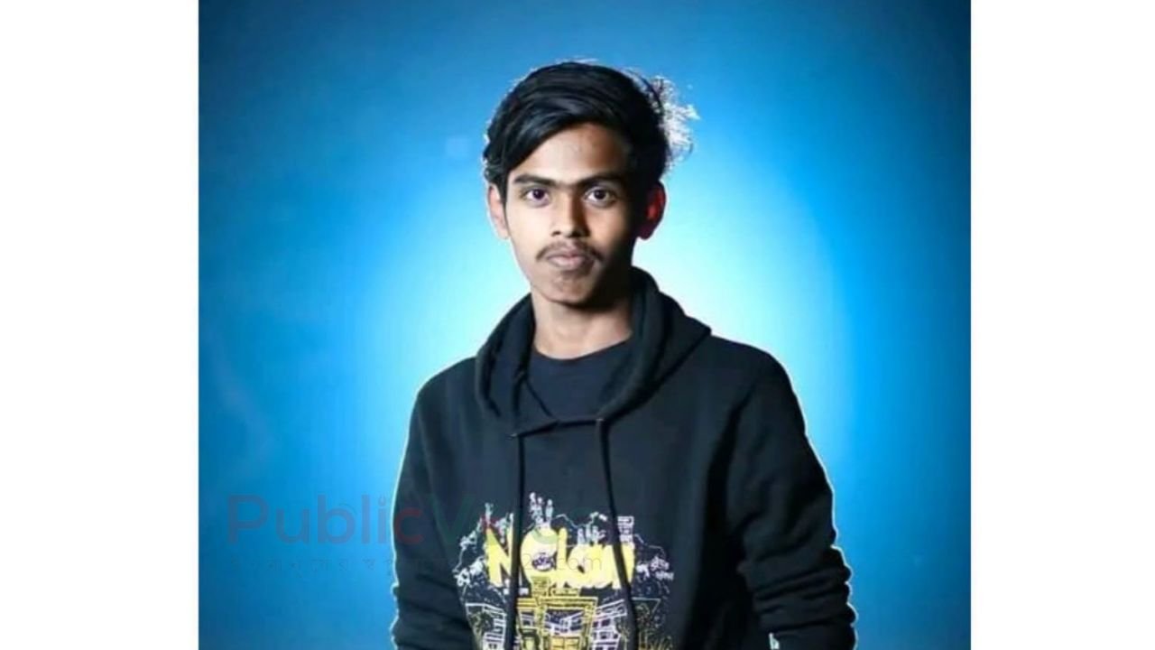 পথচারী নারীকে বাঁচাতে মোটরসাইকেল থেকে ছিটকে যুবকের মৃত্যু 