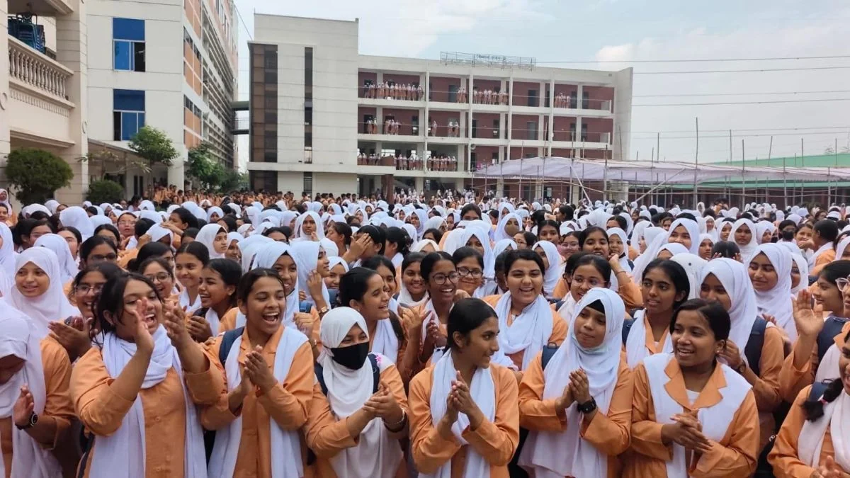 এইচএসসিতে এবারও দেশসেরা নরসিংদীর আব্দুল কাদির মোল্লা সিটি কলেজ