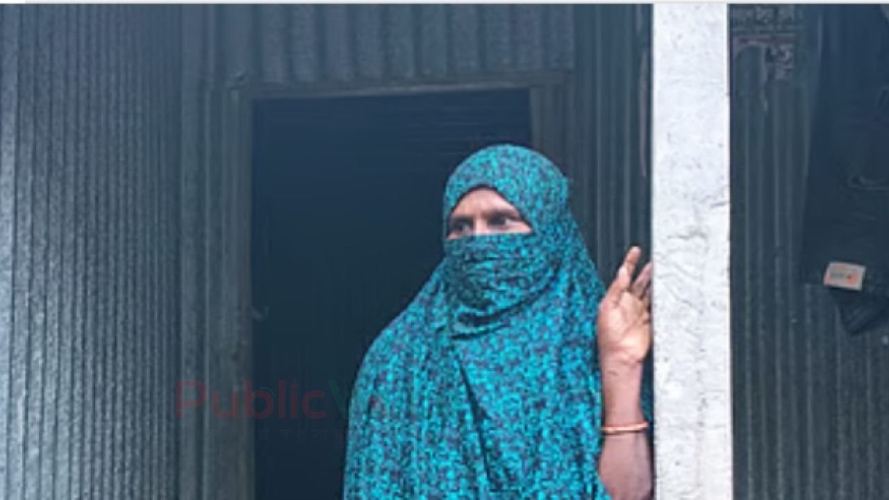 ময়মনসিংহে ফ্যামিলি কার্ডের কথা বলে নারীর থেকে নিল টিপসই, পরে ছড়ানো হয় তাঁর বিয়ের খবর