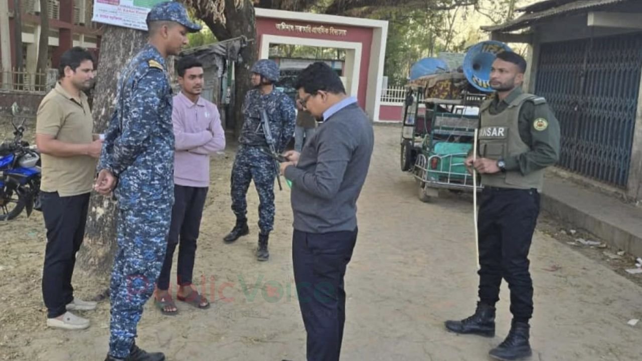 মহেশখালীতে নৌবাহিনীর সহযোগিতায় মোবাইল কোর্ট, ৪ মামলায় জরিমানা।