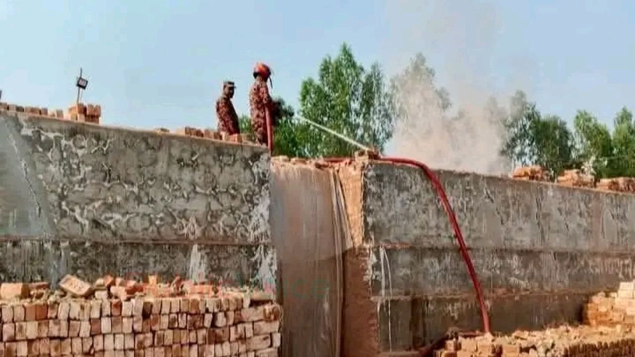 সুন্দরগঞ্জে অবৈধ ইটভাটার বিরুদ্ধে দুই লাখ টাকা জরিমানা