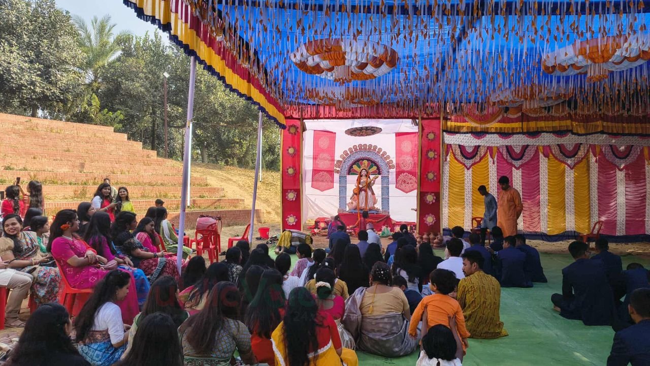 কুমিল্লা বিশ্ববিদ্যালয়ে নানা আয়োজনে বাণী অর্চনা উদযাপন