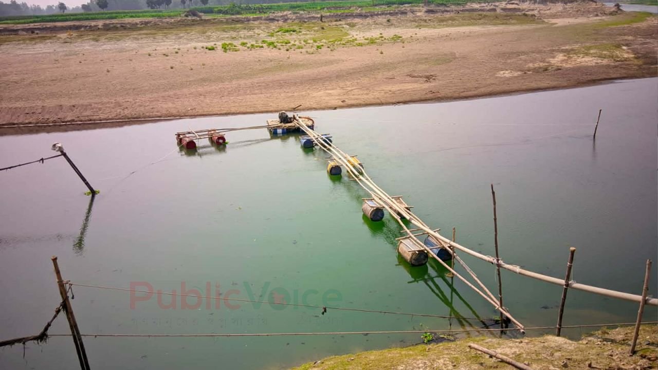 ধুনট বাঙালি নদীতে অবৈধ ড্রেজার: বালু দস্যুদের থাবায় বিলীনের পথে ফসলি জমি প্রশাসন নীরব