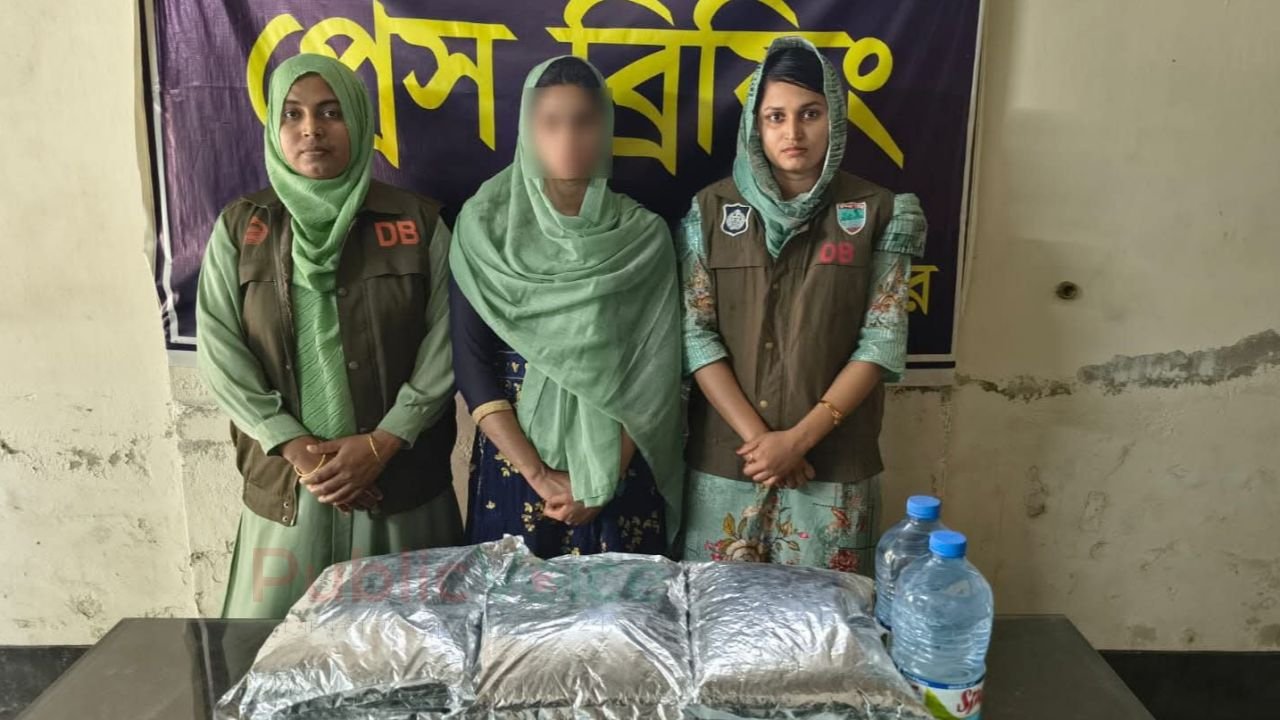 মাদক তৈরির ২৫ কেজি কাঁচামাল সহ যশোরে এক তরুণী গ্রেফতার।