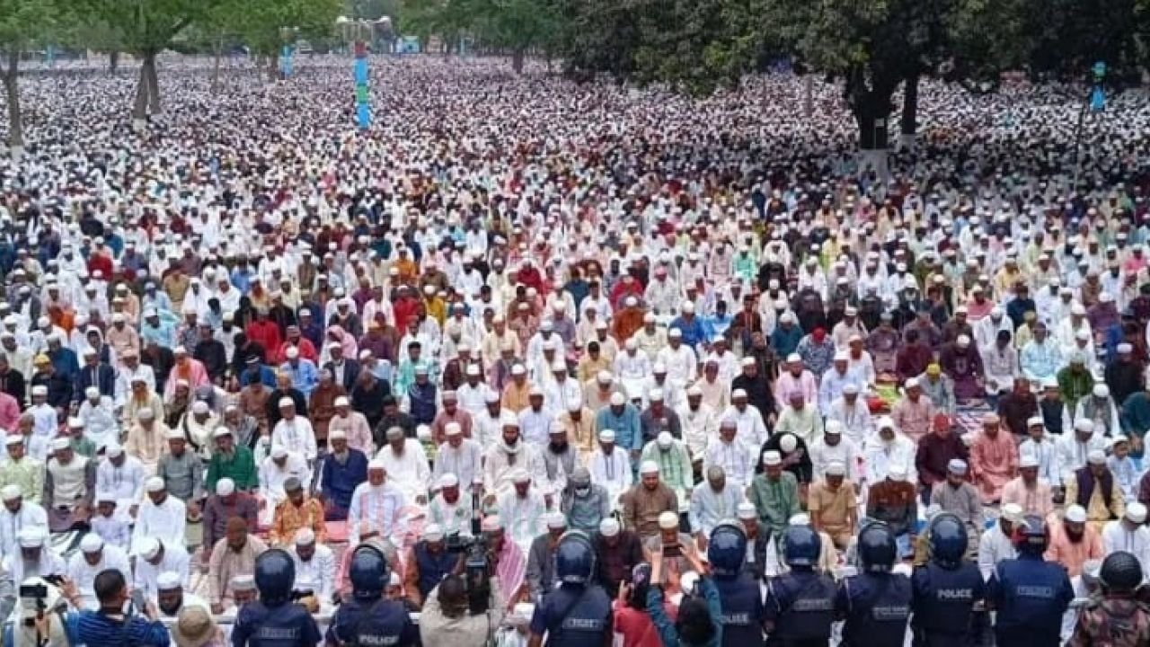 ছয় লাখ মুসল্লির ঢলে ইতিহাস ছুঁলো শোলাকিয়ার ময়দান