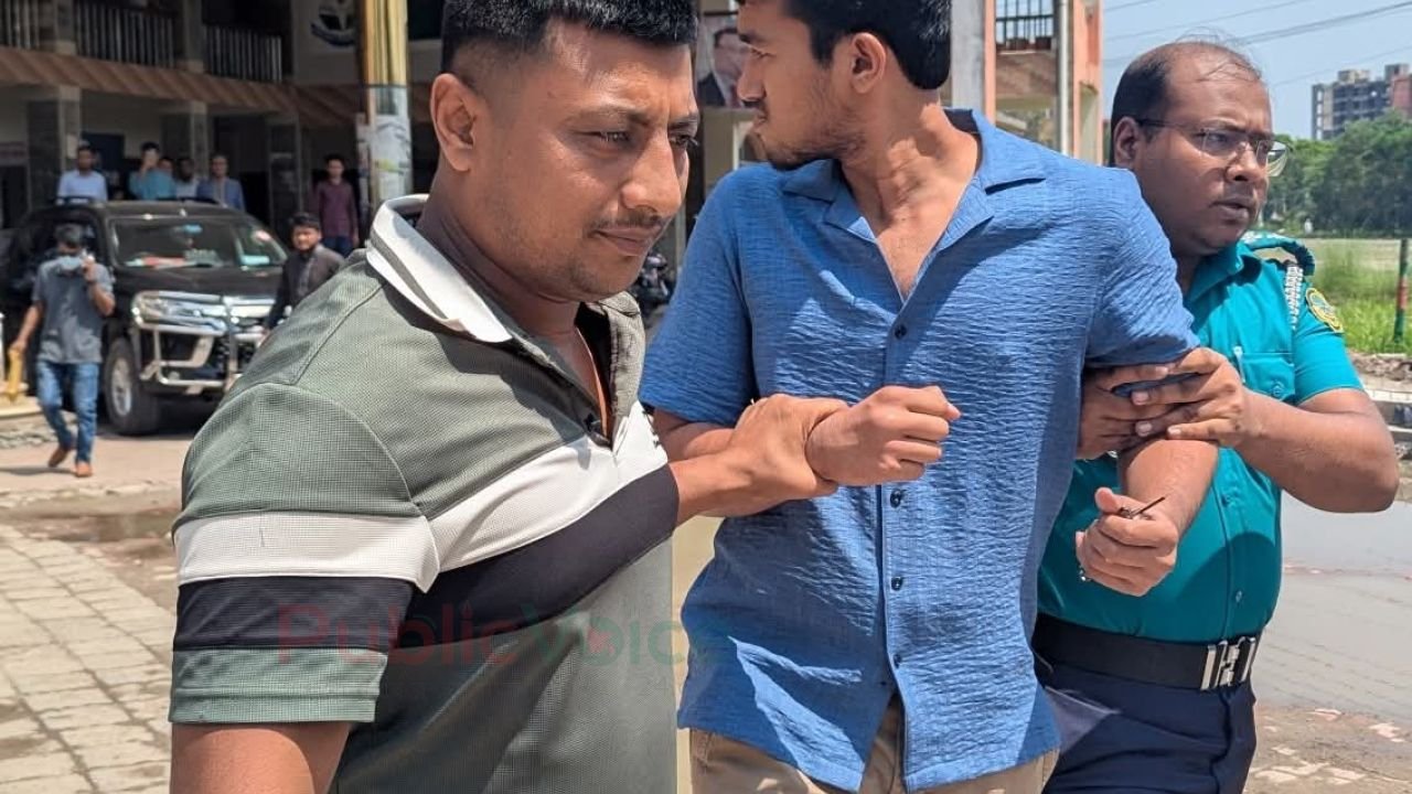 ভর্তি পরীক্ষায় বহিষ্কার হয়ে ববির ৪ স্টাফকে মারধর, পরীক্ষার্থীকে পুলিশে সোপর্দ