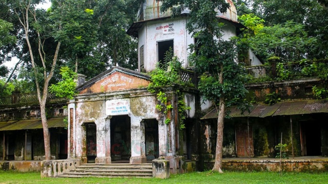 কবিগুরুর স্মৃতিচিহ্নটুকুও বাদ যায়নি ‘মবের’ থাবা থেকে!