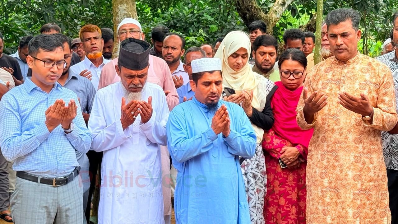 জুলাই গণঅভ্যুত্থান দিবসে রামগড়ে শহীদ মজিদের সমাধিতে শ্রদ্ধাঞ্জলি