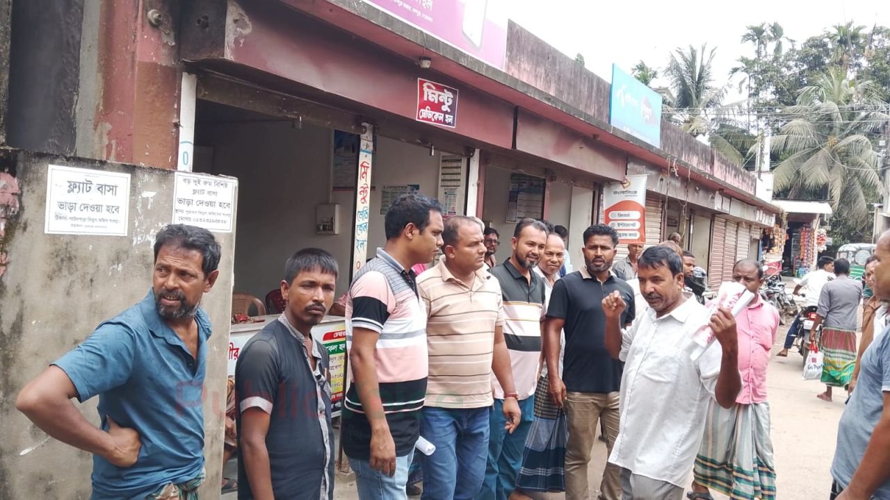 কেন্দুয়ায় স্থাপনা নির্মাণ নিয়ে অভিযোগ, কাজ বন্ধের নির্দেশ