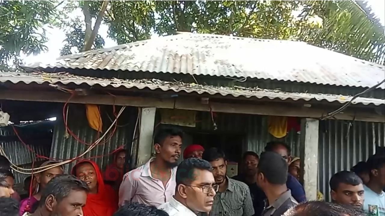চিলমারীতে দিন দুপুরে বাড়িতে হামলায় অংশ নেয়া বহিরাগত একজন পুলিশের হাতে আটক